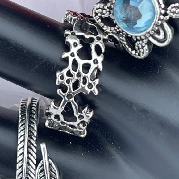 NEW 3/$12 Silvertone  Band and Glass  Rings - Picture 5 of 6